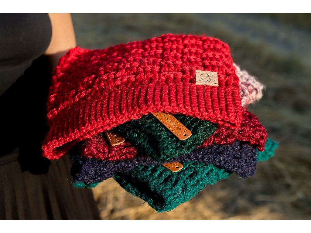 Vlněná čepice merino háčkovaná